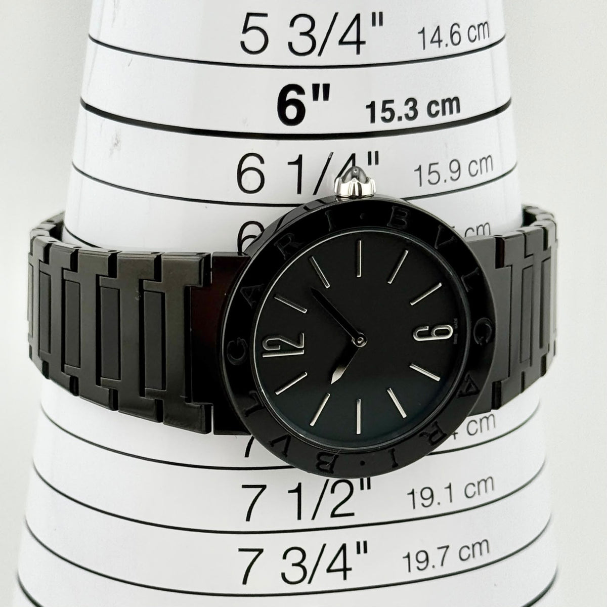 Bvlgari Bvlgari 103557 on wrist sizer