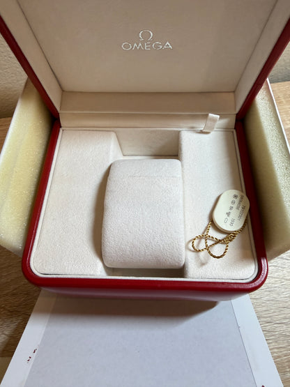 Omega DeVille 32.5mm Quartz 18k Yellow Gold White Dial Men's Watch 7910.23.01
