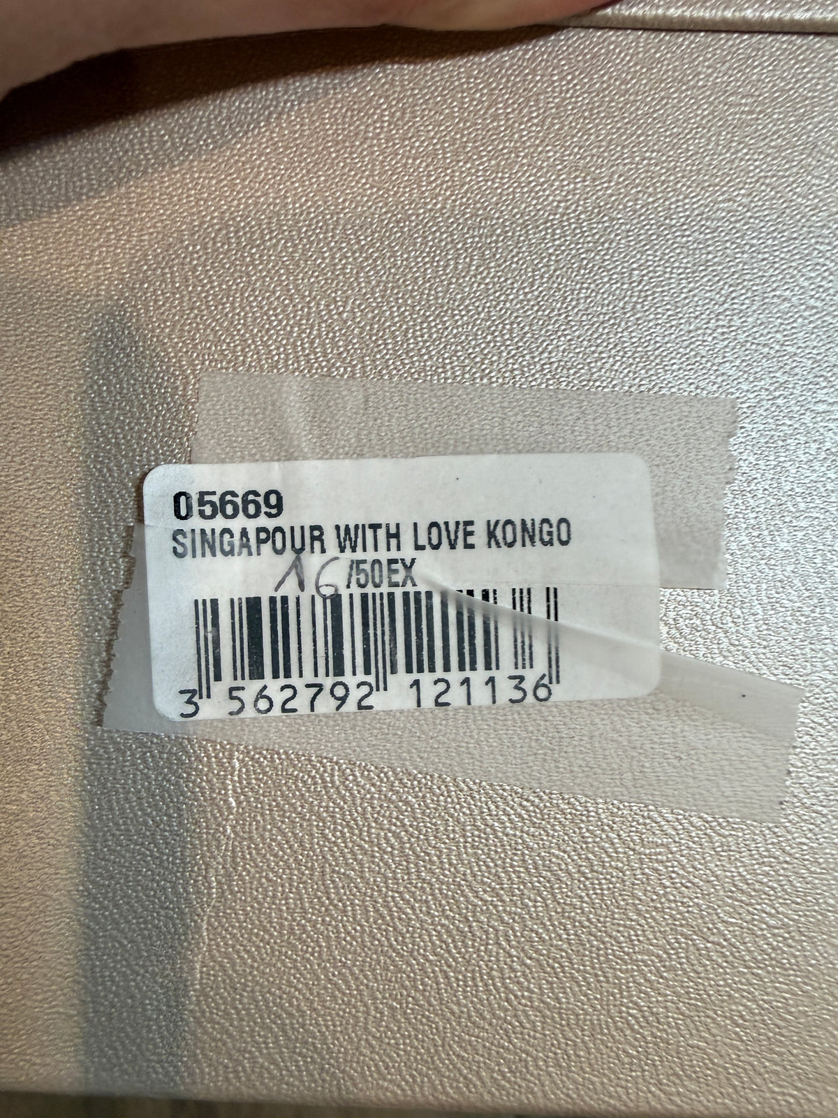 Daum France Kongo With Love Crystal Spray Can Sculpture New Box 05670-2