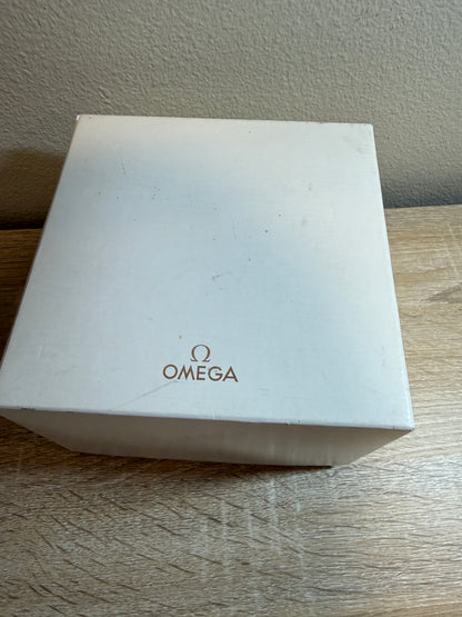 Omega DeVille 32.5mm Quartz 18k Yellow Gold White Dial Men's Watch 7910.23.01