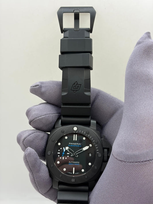 Panerai Sumberisable 42mm Automatic Carbon Fiber Black Dial Men's Watch PAM01231