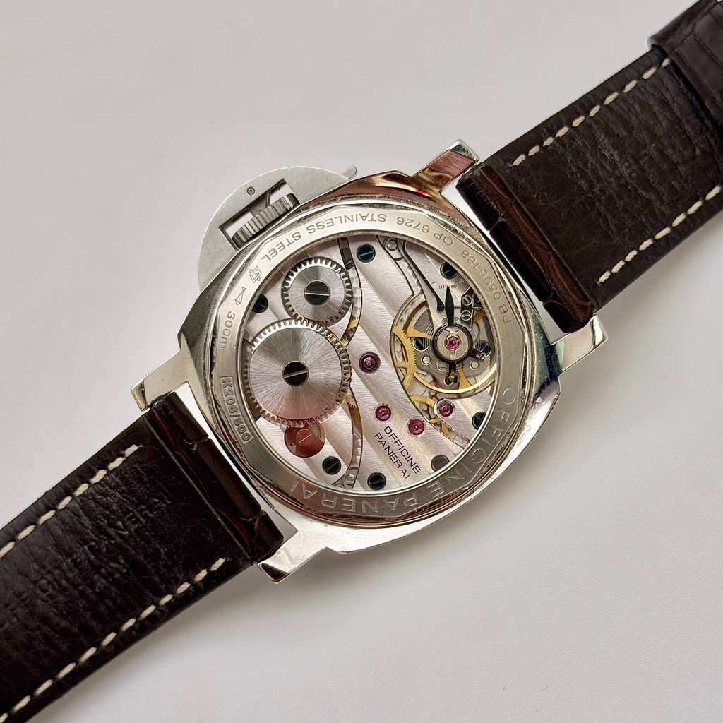 Panerai Luminor Base Manual White Dial 44mm Stainless Steel Men's Watch PAM00114