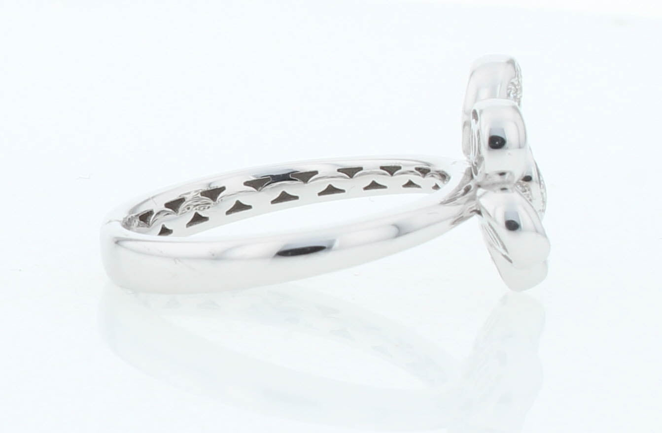 Pre-Owned Crivelli 18k White Gold Ring Diamond Flower & Stones